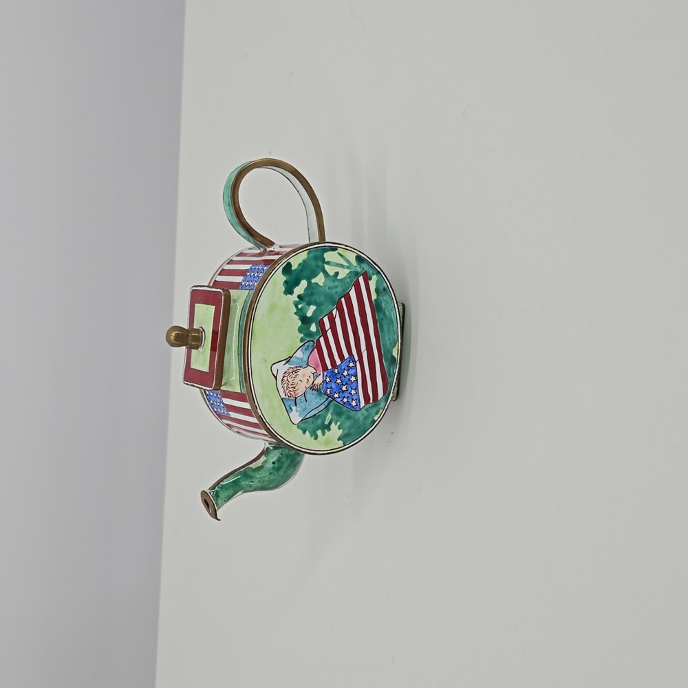 Vintage Kelvin Chen Enamel Ceramic Miniature American Flag Mini Teapots